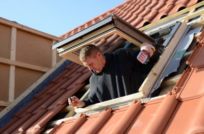 Pose de fenêtres de toit Velux à Puye